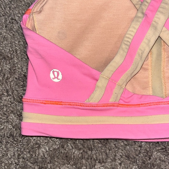 Lululemon Sports Bra w Front Pockets - Picture 3 of 5